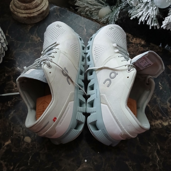 On Cloud X Lifestyle/Athletic Medical Field Shoes Size 11 for Women - Picture 6 of 10